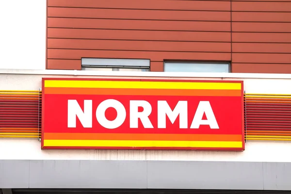 努尔伯格 诺玛打折超市 Norma是一家食品折扣店 在欧洲有1 400家商店 产品范围窄 价格低廉 — 图库照片