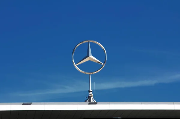 Nurnberg Alemania Logo Mercedes Benz Cerca Edificio Concesionarios Mercedes Benz — Foto de Stock