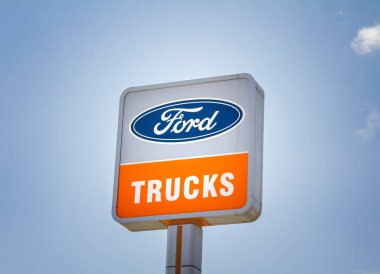 Ankara, Türkiye: Ford Motor Şirketi Ford Truck Store. Ford Motor Company, 1903 yılında kurulan bir otomobil üreticisi.