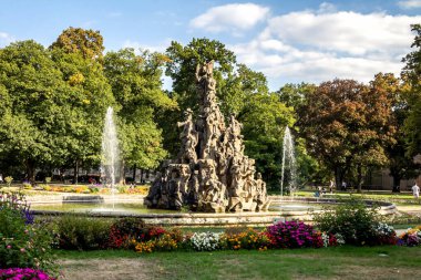 Erlangen, Almanya, SEP 15, 2018: Erlangen, Almanya 'da Tarihi Schlossgarten
