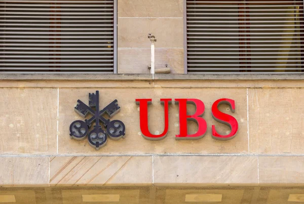 Basel Schweiz Ubs Schild Der Wand Eines Bürogebäudes Der Ubs — Stockfoto