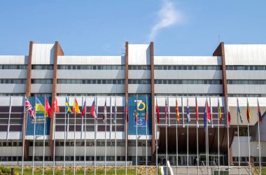 Strasbourg, Fransa: Strazburg, Fransa 'da Avrupa Sarayı' nın inşası. Bina 1977 yılından beri Avrupa Konseyi Parlamenterler Meclisi 'ne ev sahipliği yapmaktadır.