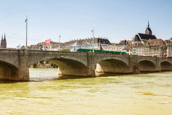 Veduta Della Città Vecchia Basilea Svizzera Con Fiume Reno Ponte — Foto Stock