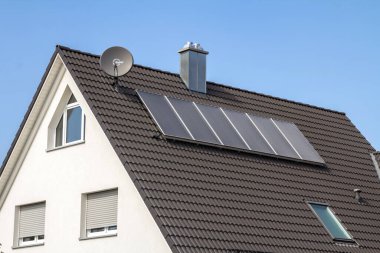 Çatıdaki güneş paneli