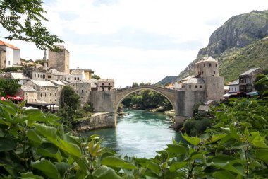 Bosna-Hersek 'in Mostar kentindeki Mostar köprüsü.