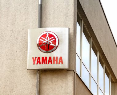 Nurnberg, Almanya, 31 Mayıs 2018: Yamaha bayiliği. Yamaha Corporation, müzik aletleri, elektronik ve motosikletleri üreten çok uluslu bir Japon şirketidir..