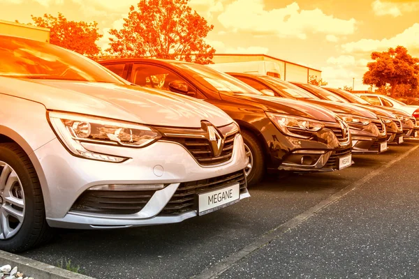 Schwabach Alemania Firma Entrada Una Tienda Renault Renault Fabricante Automóviles — Foto de Stock