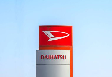 Schwandorf, GERMANY-March23, 19: Daihatsu marka arabalar Schwandorf 'taki galeride sıraya dizildi