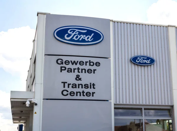 Schwabach Alemania Centro Distribuidores Ford — Foto de Stock