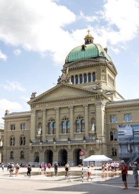Bern, İsviçre - İsviçre 'deki Parlamento Binası. İsviçre Parlamentosu 'nun koltuğu. İsviçre federal hükümet merkezi..