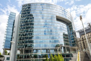 Brüksel, BELGIUM: Lex Binası manzarası. Lex binası Brüksel 'in Avrupa Mahallesi' ndeki devlet dairelerinin yüksek binalarından biridir..