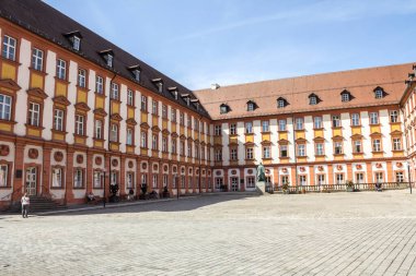 BAYREUTH, ALMANY - 10 Temmuz 2019: Eski Bayreuth Şatosu, Almanya. Bayreuth, Richard Wagner 'in yıllık operaları ile ünlüdür..
