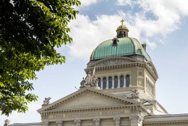 Bern, İsviçre - İsviçre 'deki Parlamento Binası. İsviçre Parlamentosu 'nun koltuğu. İsviçre federal hükümet merkezi..