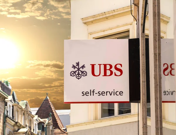 Basel Schweiz Juli 2019 Ubs Schild Der Wand Eines Ubs — Stockfoto