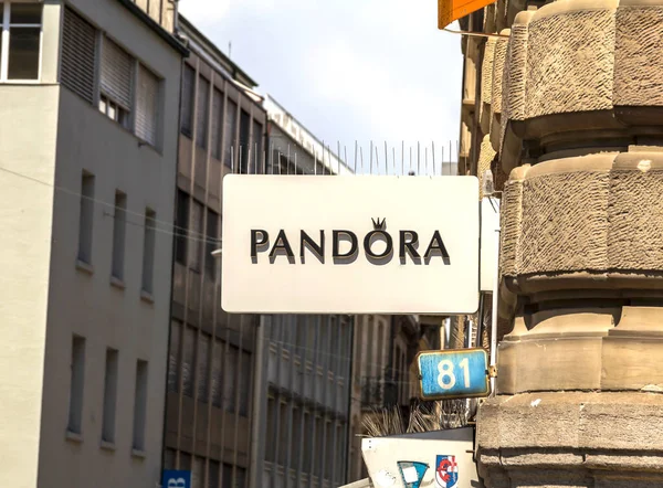 Basilej Švýcarsko Července 2019 Pandora Basileji Pandora Společnost Která Navrhuje — Stock fotografie