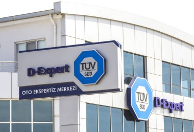 Ankara, Türkiye: TUV SUD 'un araç denetim noktası. TUV dünyanın önde gelen test hizmeti sağlayıcılarından biridir.