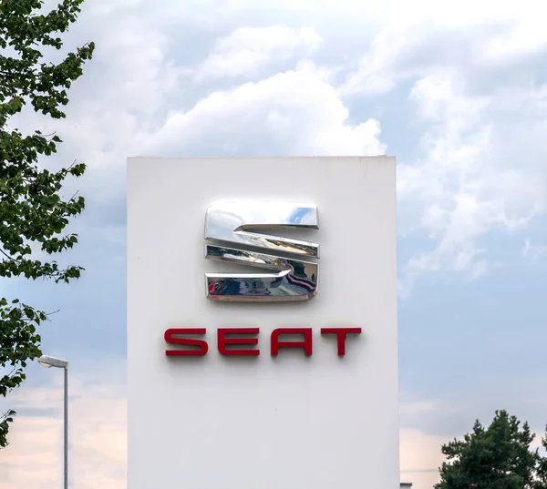 Schwabach Německo Showroomu Cedule Prodejny Seat Španělský Výrobce Automobilů Součástí — Stock fotografie