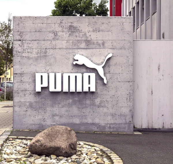 Herzogenaurach Alemania Logotipo Puma Una Fachada Puma Una Importante Multinacional — Foto de Stock