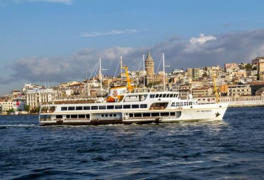 İstanbul Boğazı 'ndaki feribotlar, İstanbul' un sembolü yolcu gemileri..