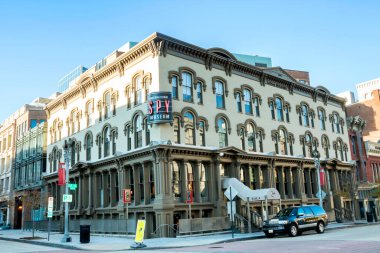 Washington DC 'deki Uluslararası Casus Müzesi. Ülkenin başkentindeki başlıca turistik mıknatıslardan biridir ve 19 Temmuz 2002 'de açıldı..