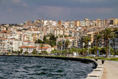 İzmir, Türkiye: İzmir 'in Konak ilçesi. İzmir, Türkiye 'de daha popüler bir turizm beldesi.