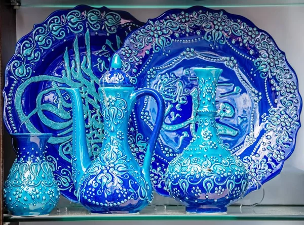 販売中のトルコ陶器のコレクション — ストック写真