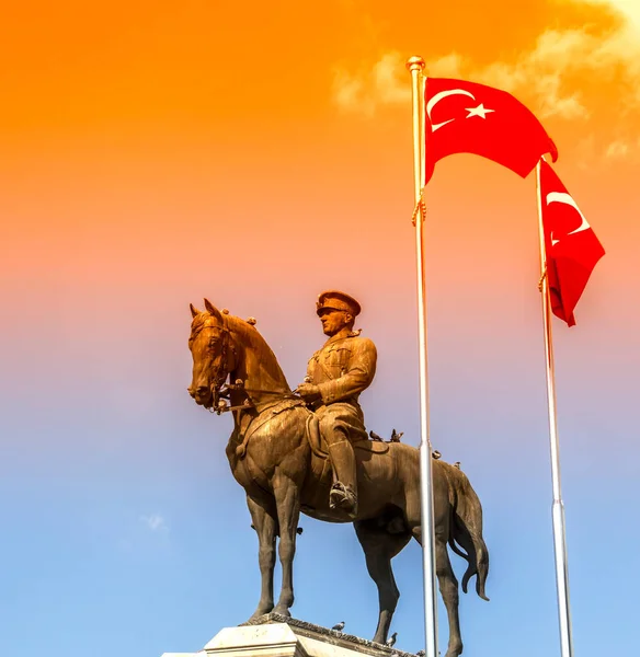 Şehir Merkezinde Atatürk Anıtı Ulus — Stok fotoğraf