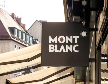 Nurnberg, Almanya: duvarda Montblanc logosu. Montblanc, Alman bir enstrüman, saat, mücevher ve deri ürünleri üreticisi.