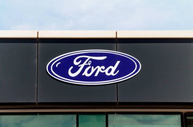 Ankara, Türkiye: Ford bayiliği tabelası, Ford ABD merkezli en büyük ikinci otomobil üreticisi