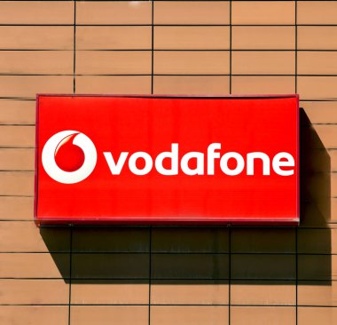 Ankara, Türkiye: Vodafone Store - Vodafone bir İngiliz çokuluslu telekomünikasyon şirketi ve dünyanın en büyük mobil telekomünikasyon şirketlerinden biri..