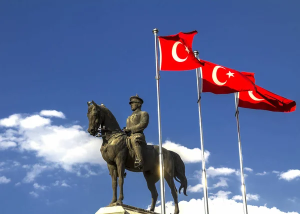 Atatürk Anıtı Şehir Merkezinde Ulus — Stok fotoğraf