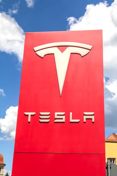 Nurnberg Niemcy Centrum Serwisowe Tesla Motors Wieloma Luksusowymi Samochodami Tesla — Zdjęcie stockowe
