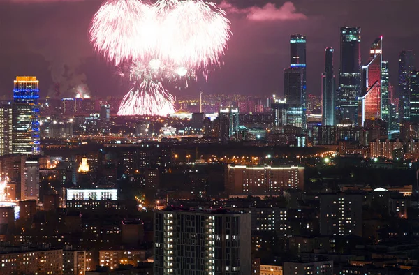 Schönes Feuerwerk Nach Sonnenuntergang Über Moskau Fotos Vom Dach Des — Stockfoto