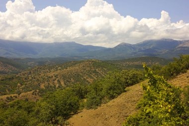Dağlar ve deniz 2018 yılında çekilen fotoğraflar yazında Kırım güzel manzaralar, fotoğraf gösterir doğa deniz, dağlar, gökyüzü 