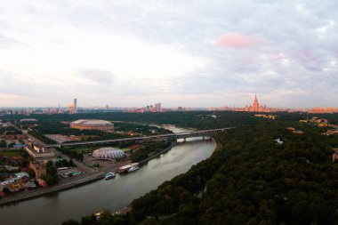 Görünümü gökdelenler içinde Merkezi, Moskova kış ve yaz 2016 bina, Moskova'da çekilen fotoğraflar gökyüzü, şehir ve şehir 