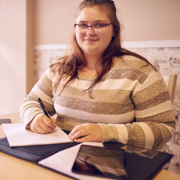 Square image of young overweight teenage girl looking at camera — Stock Photo, Image