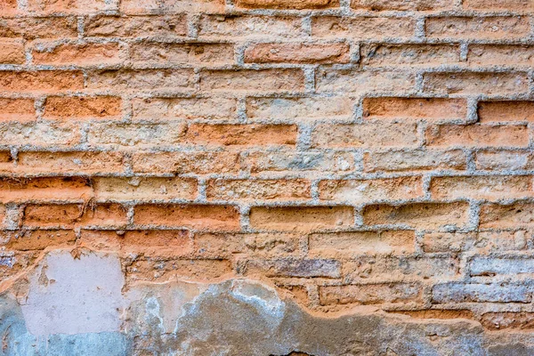 Verfallene Alte Betonmauer Mit Rotem Ziegel — Stockfoto