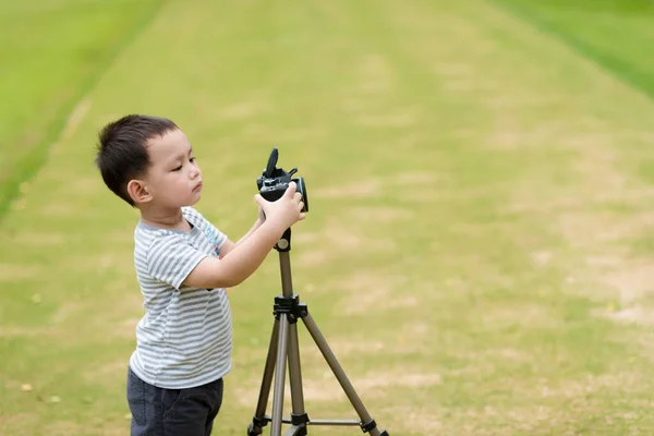 Thai Baby Photographer Shooting Nature — Stock Photo, Image