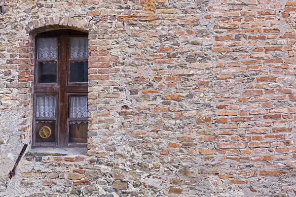 Finestre Stile Antico Decorate Cortili Antico Muro Tubo Langhe Piemonte — Foto Stock