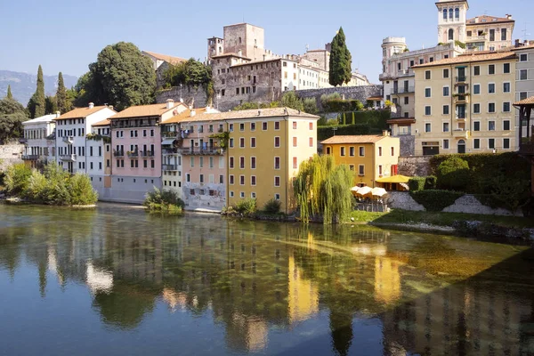 Pohled Domy Bassano Del Grappa Itálie Veneto Region Což Odráží — Stock fotografie