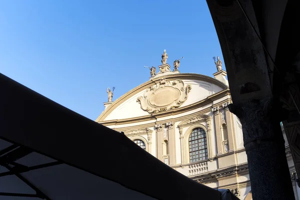 Částečně Pohled Průčelí Vigevano Katedrála Nortern Itálie Lombardie Některé Bary — Stock fotografie