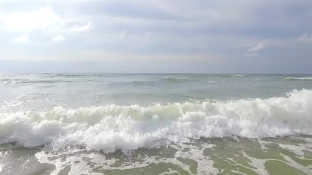 Flying Sea Waves Front View Skyline Moving Horizon Slow Motion — Video