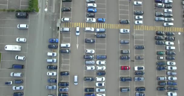 Arriba Hacia Abajo Seguimiento Tiro Estacionamiento Suelo Con Ranuras Vacías — Vídeos de Stock