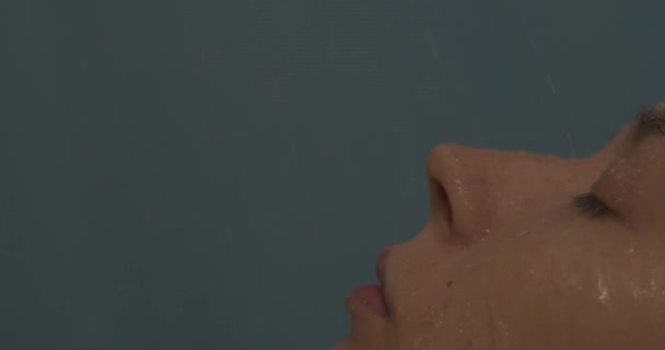 Primer Plano Retrato Chica Ensueño Bajo Agua Macro Tiro Mujer — Vídeo de stock