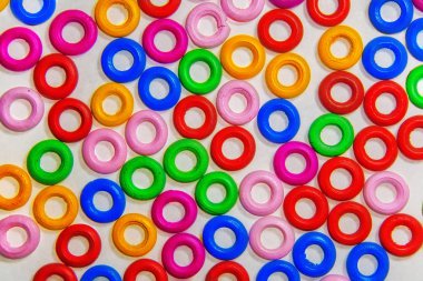 Renkli renkli ahşap Yüzükler