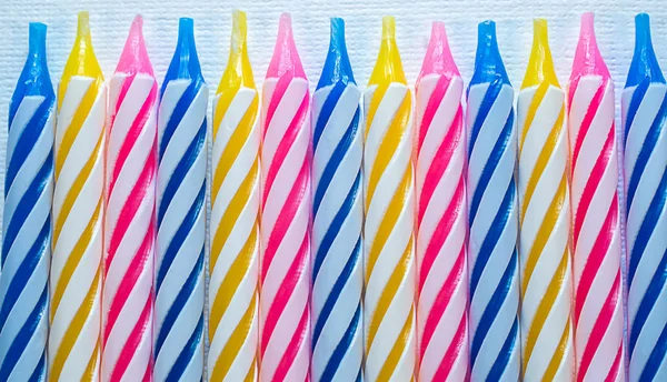 Macro closeup de velas coloridas decorativas — Fotografia de Stock
