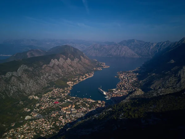 La ciudad de Montenegro desde la cima —  Fotos de Stock