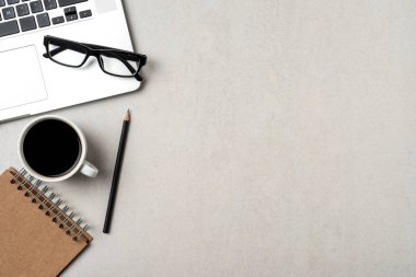 Dizüstü bilgisayar ile iş geçmişi