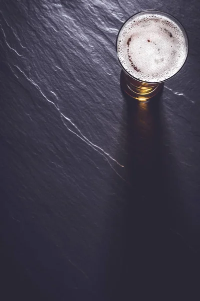 Beer Glass Dark Gray Stone Background Top View — Stock Photo, Image