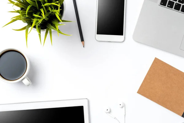 Office Skrivbord Med Modern Laptop Och Tillbehör Verksamhet Bakgrund — Stockfoto